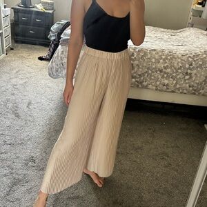 NWT - Express Light Pink High Waisted, Cropped Pleated Pants